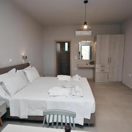 Asterisuites Aparthotel 4*