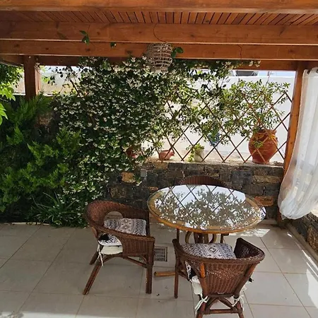 Asterisuites 4* Makrýgialos